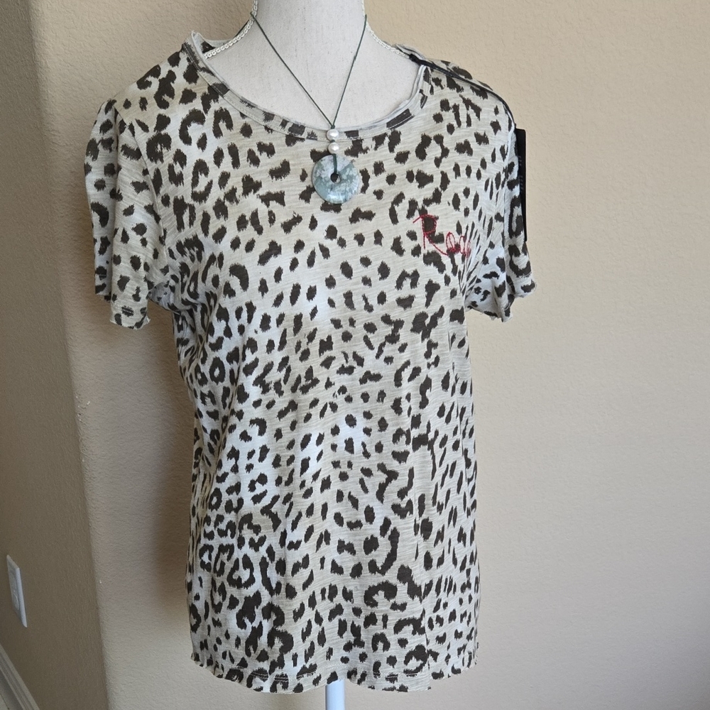 NEW Chaser Leopard Animal Print "Roar" Embroidered Tee Brown / Tan Motif - M